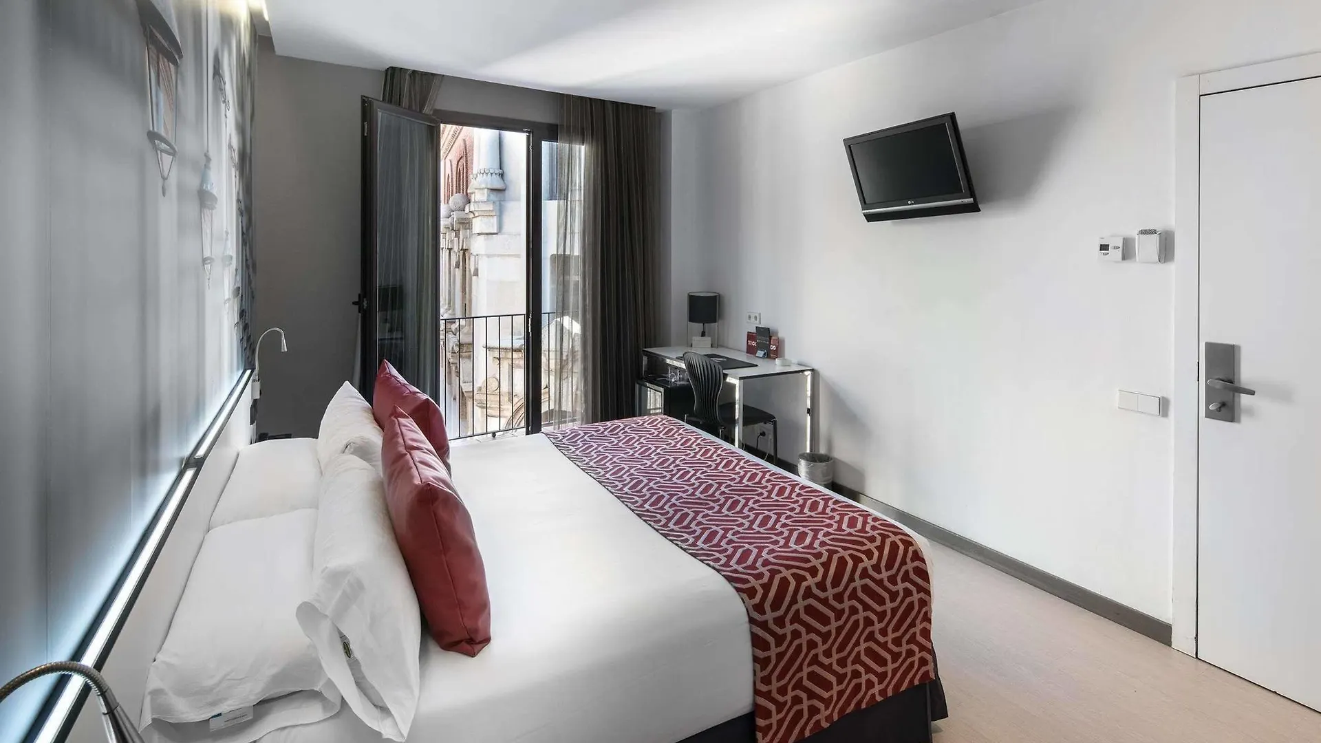 Hotel Catalonia Avinyó Barcelona 3*,